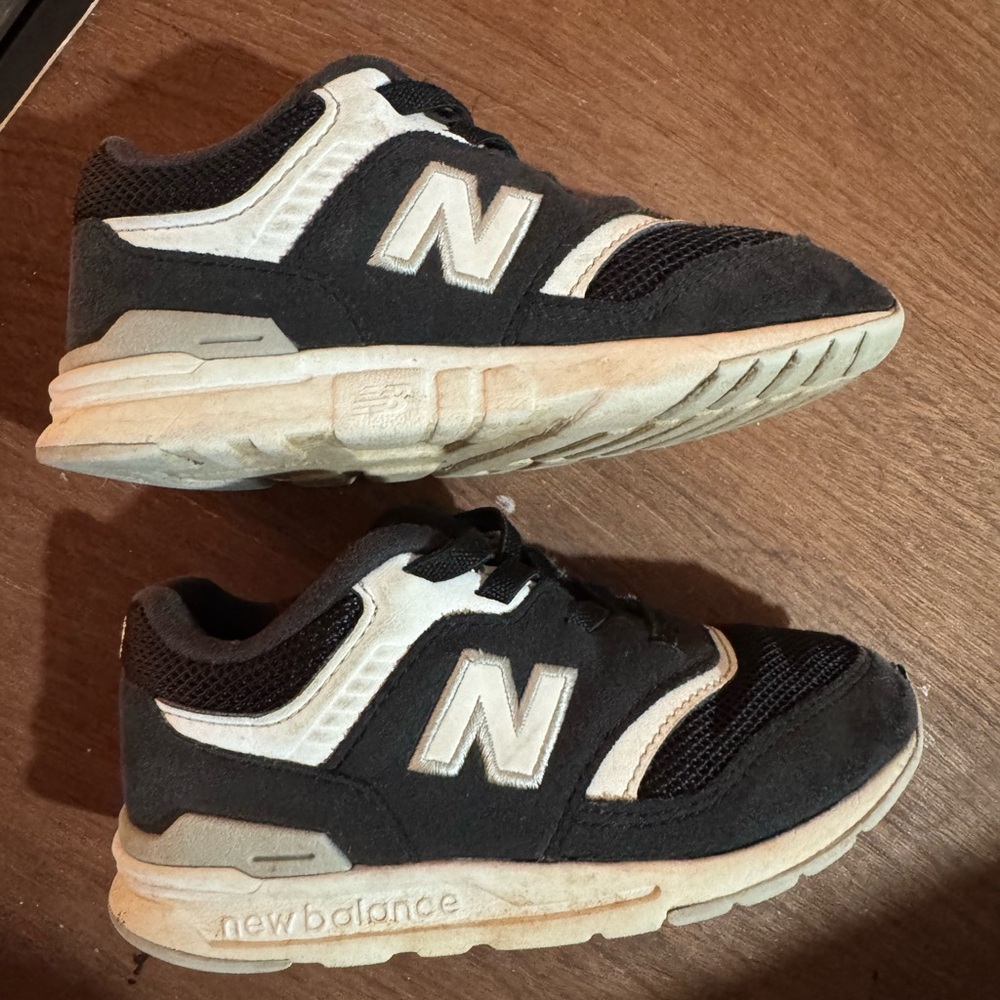 New Balance Kids Black and Cream Sneakers